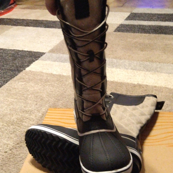 SOLD*** Global Win NWOT brown lace up boot size 10 waterproof - Picture 7 of 9